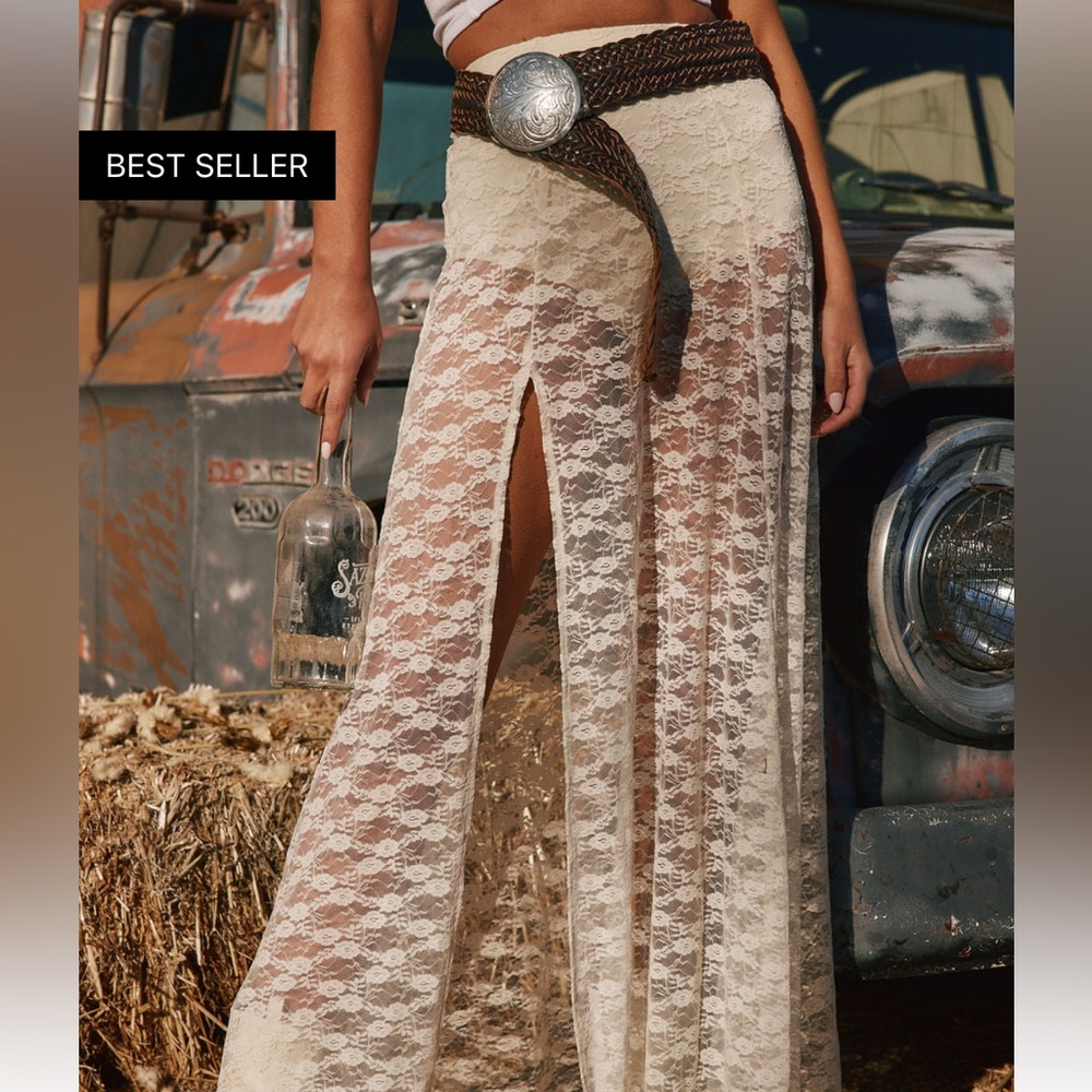 Odessa White Lace Maxi Skirt – Boho Western Vibes!
12th tribe
